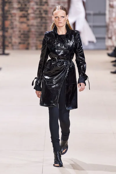 Look 11